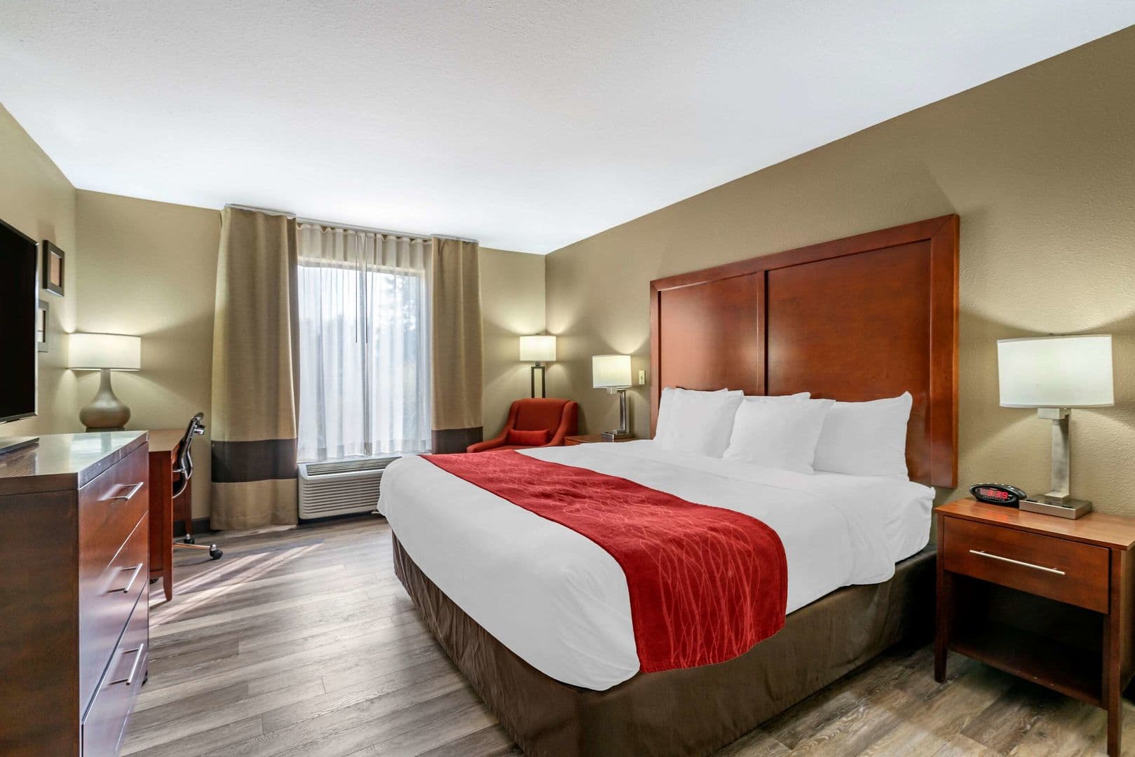 Comfort Inn Near Six Flags St. Louis 9