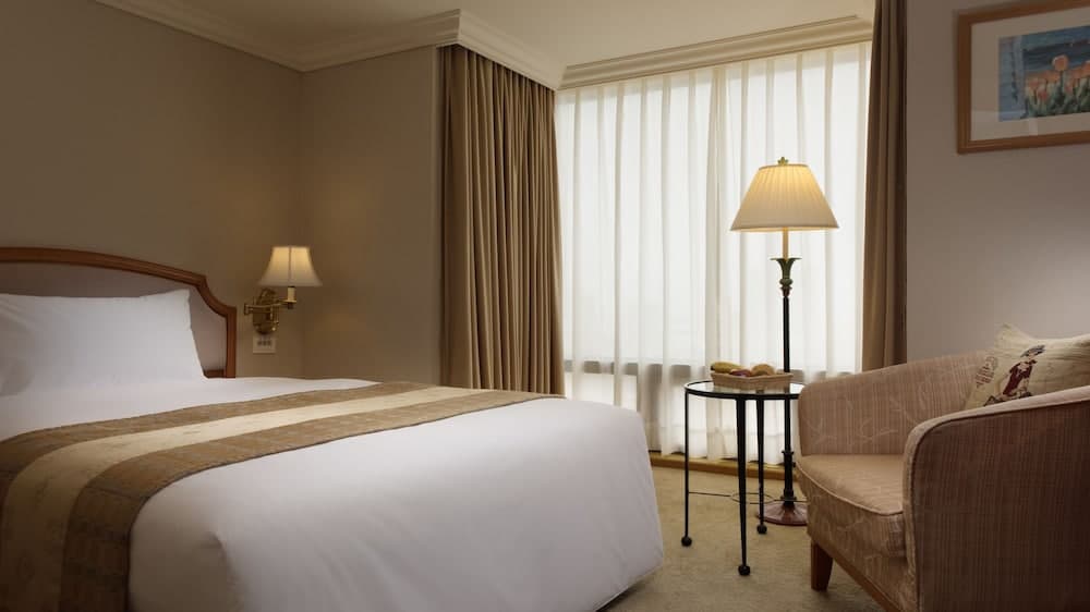 Han-Hsien International 6